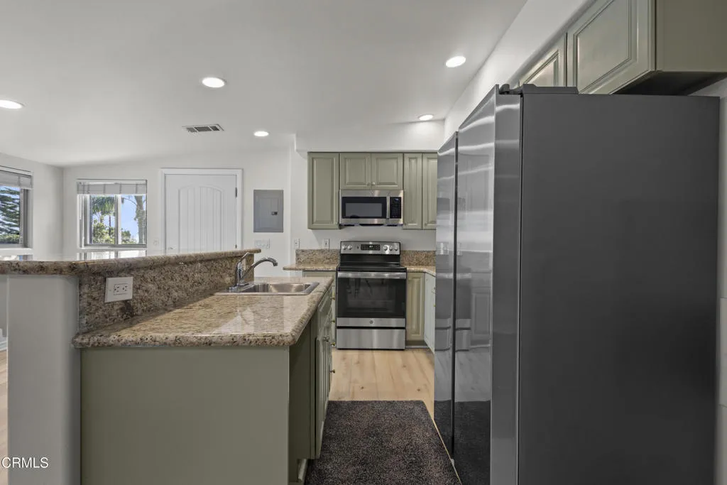 590 Alosta Drive, Camarillo, California 93010 home-pic-47